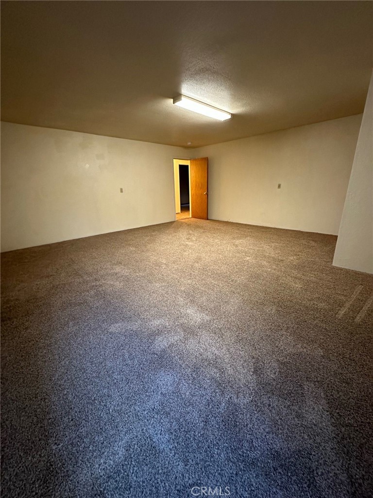 https://media.crmls.org/medias/bc6f9c95-7310-43bb-82f1-de39df595c2d.jpg?preset=X-Large