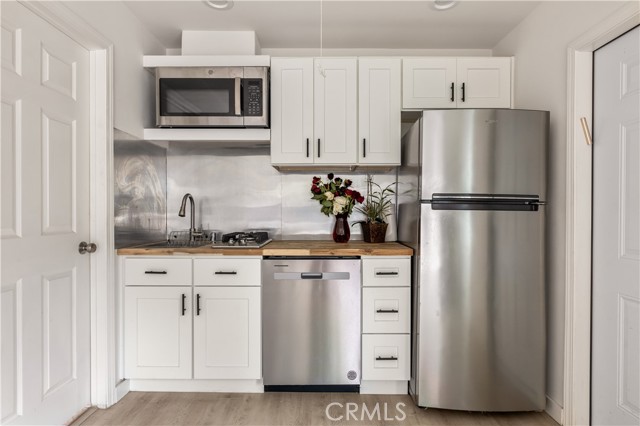 2818 S Holt Avenue, Los Angeles CA: https://media.crmls.org/medias/bc6fa7a2-c3c6-482d-8e80-f5a586bb2b39.jpg