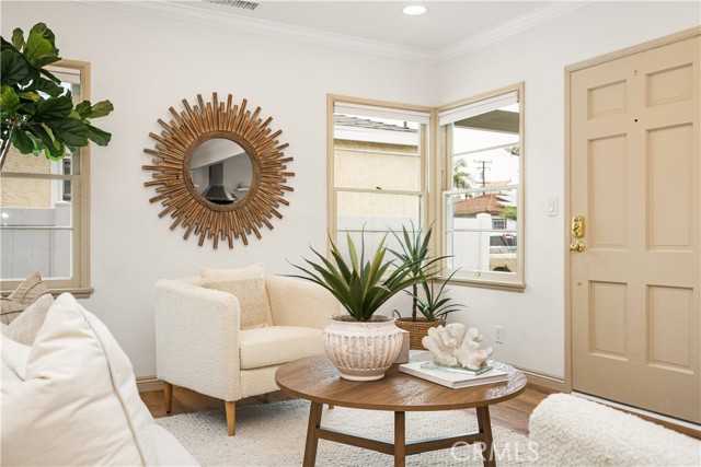 309 15th Street, Seal Beach CA: https://media.crmls.org/medias/bc6fe229-fcee-4725-96d7-960166b99956.jpg