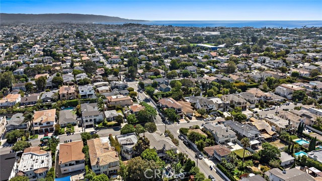 1603 5th Street, Manhattan Beach, California 90266, 5 Bedrooms Bedrooms, ,4 BathroomsBathrooms,Residential,Sold,5th,OC24182224