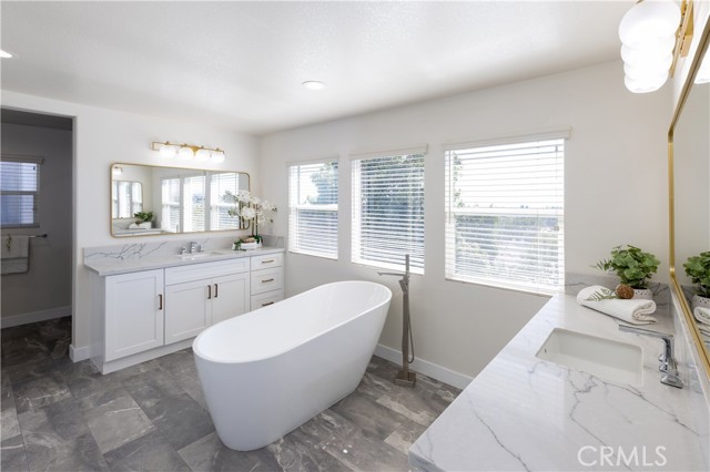14055 Santa Barbara Street, La Mirada CA: https://media.crmls.org/medias/bc703fc0-0a38-4c7d-bfd0-1c6770716ab7.jpg