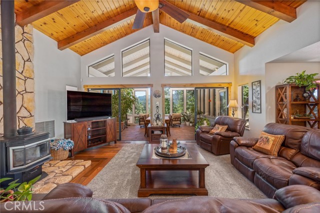 Detail Gallery Image 5 of 69 For 38800 Fawn Point Ln, Bass Lake,  CA 93604 - 5 Beds | 3/1 Baths