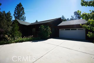16240 Askin Drive, Pine Mountain Club CA: https://media.crmls.org/medias/bc71eb61-f9cb-4ea0-96d7-6498af60f3a0.jpg