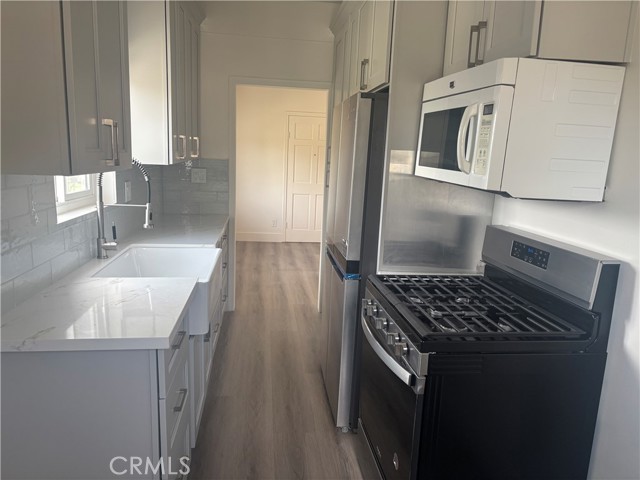 1102 Termino Avenue, Long Beach CA: https://media.crmls.org/medias/bc724e92-1ce2-4ce0-a03b-d02c02676ead.jpg