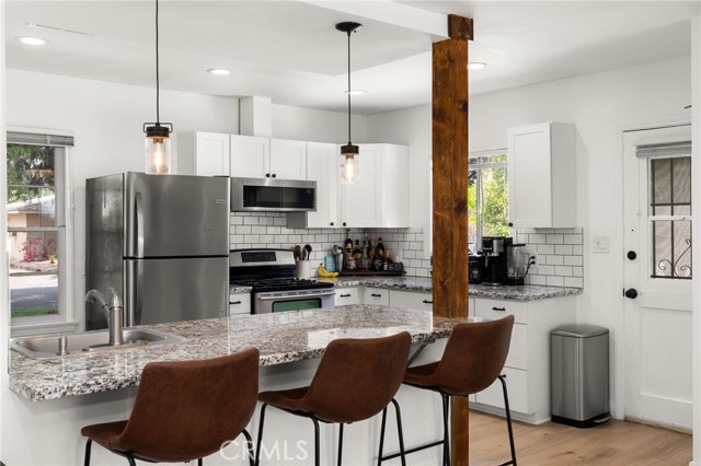 1326 Clock Avenue, Redlands CA: https://media.crmls.org/medias/bc731bc1-7196-460e-b0b8-b7b224470b5e.jpg
