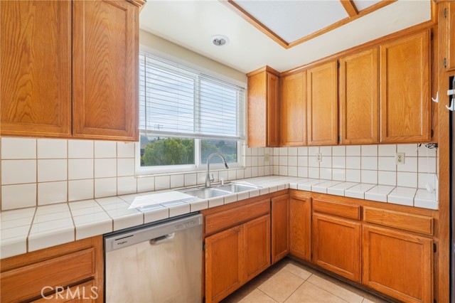 Detail Gallery Image 9 of 42 For 6146 Pacific Coast, Redondo Beach,  CA 90505 - 2 Beds | 3 Baths