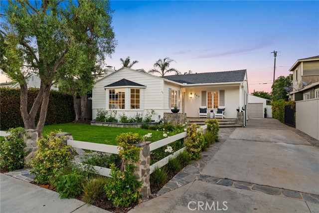 340 Broadway, Costa Mesa CA: https://media.crmls.org/medias/bc744f6c-3178-47f7-bd57-71ccfc6650ba.jpg