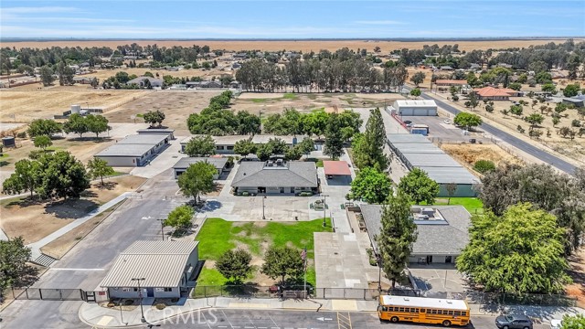 16474 Karen Road, Madera CA: https://media.crmls.org/medias/bc74ad58-e38d-49aa-8be9-28b976d797bc.jpg