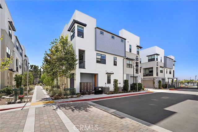 944 N Divino Privado, Ontario CA: https://media.crmls.org/medias/bc758361-f309-447b-9794-2cc6d936ce25.jpg
