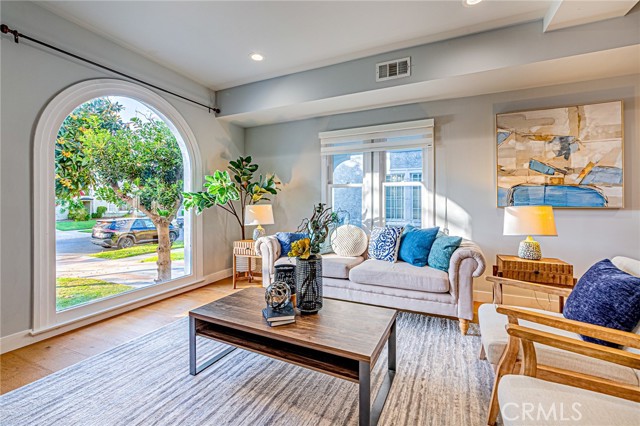 Detail Gallery Image 2 of 24 For 1226 Meadowbrook, Los Angeles,  CA 90019 - – Beds | – Baths