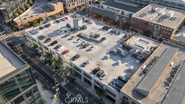 530 Molino Street, Los Angeles CA: https://media.crmls.org/medias/bc75d742-74b4-414b-87e5-c889a161091f.jpg