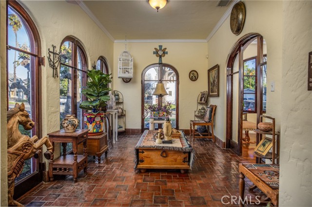 Detail Gallery Image 14 of 53 For 4202 University, Riverside,  CA 92501 - 4 Beds | 3 Baths