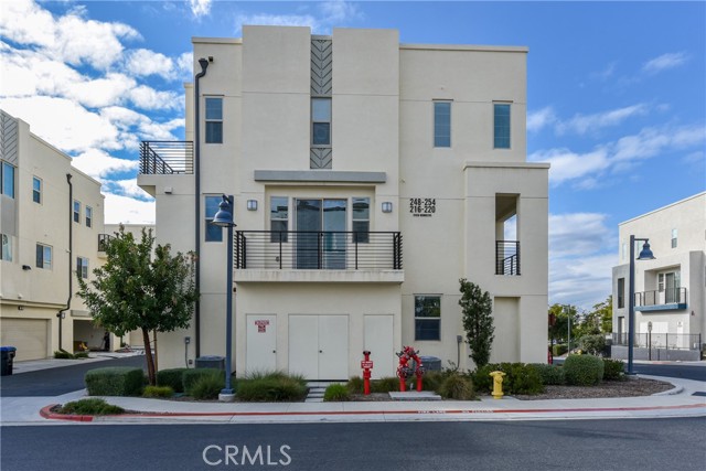 Detail Gallery Image 5 of 31 For 248 Harringay, Irvine,  CA 92618 - 3 Beds | 3/1 Baths