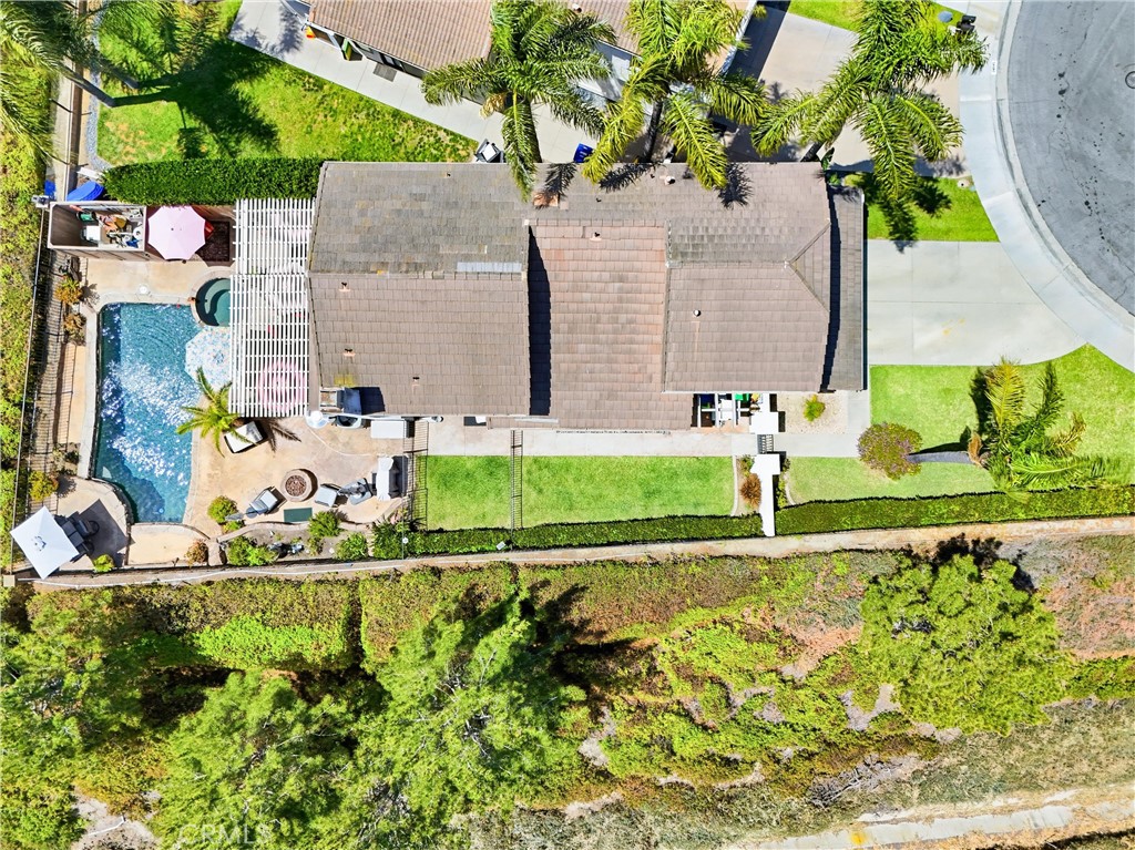 https://media.crmls.org/medias/bc774b00-6229-4799-bbb8-e3647a277525.jpg?preset=X-Large