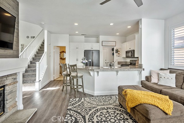 Detail Gallery Image 10 of 41 For 30414 Sequoia Ct, Castaic,  CA 91384 - 5 Beds | 2/1 Baths