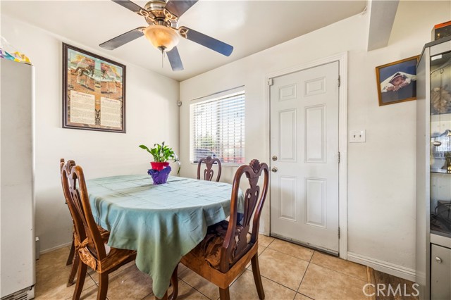Detail Gallery Image 5 of 20 For 1025 Dixie, Hemet,  CA 92543 - 3 Beds | 2 Baths