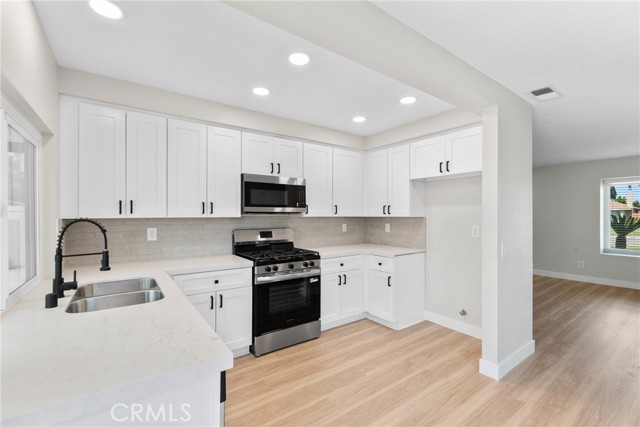 815 Pepperwood Street, Colton CA: https://media.crmls.org/medias/bc799c01-d567-466d-bd3e-bcd926a12770.jpg