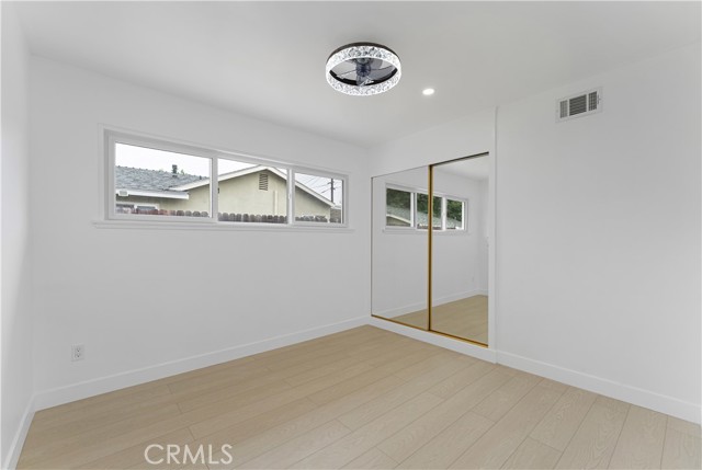 17121 Simonds Street, Granada Hills CA: https://media.crmls.org/medias/bc79fa55-72ec-4d8f-80ce-ac2149eec6fe.jpg