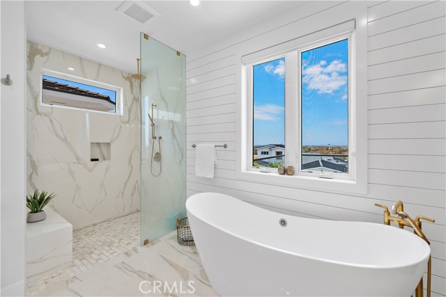 Detail Gallery Image 26 of 40 For 2507 Alta Vista Dr, Newport Beach,  CA 92660 - 5 Beds | 4/1 Baths