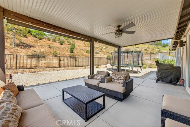 3021 Jicarilla Drive, Fallbrook CA: https://media.crmls.org/medias/bc7b074e-8225-4545-9555-e10ac9ec55e7.jpg