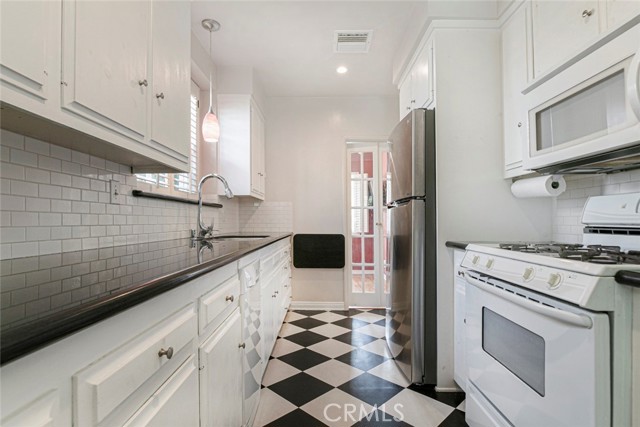 Detail Gallery Image 20 of 37 For 2737 Rustic Ln, Glendale,  CA 91208 - 1 Beds | 1 Baths