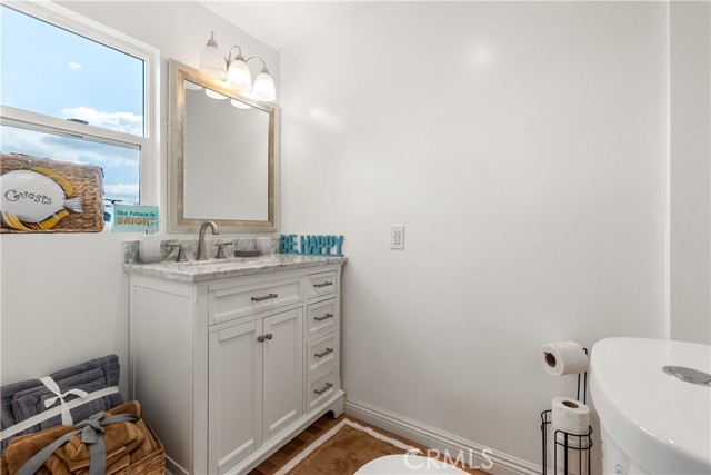 Detail Gallery Image 32 of 41 For 1330 W 48th St, Los Angeles,  CA 90037 - 4 Beds | 3/1 Baths