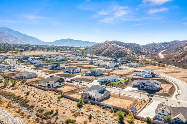 34524 Kadota Street, Yucaipa CA: https://media.crmls.org/medias/bc7b8c62-f845-4aeb-a46a-2cbd1ef487ad.jpg