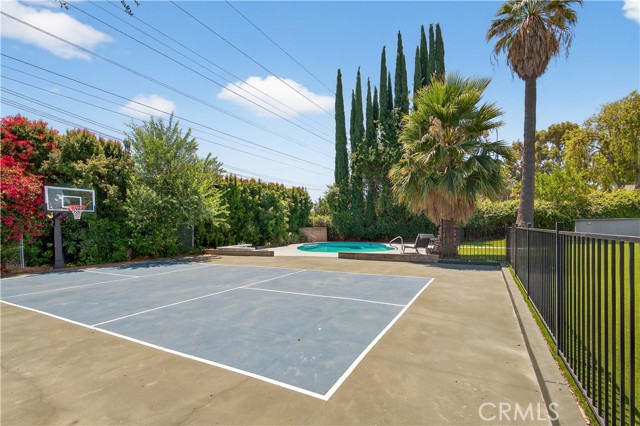 5274 Crebs Avenue, Tarzana CA: https://media.crmls.org/medias/bc7ba340-4754-4496-8b33-c91ead771ab1.jpg