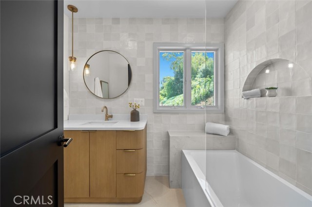 2708 Via Elevado, Palos Verdes Estates CA: https://media.crmls.org/medias/bc7bc020-f6e9-4412-93b7-8549548f3f33.jpg