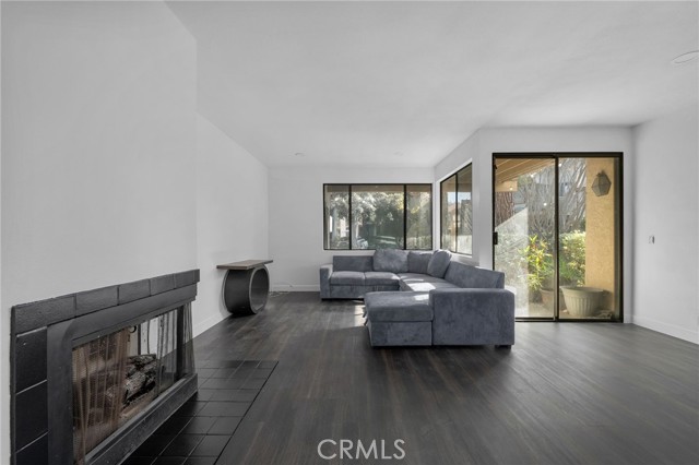 Detail Gallery Image 7 of 23 For 16211 Downey #68,  Paramount,  CA 90723 - 1 Beds | 1 Baths