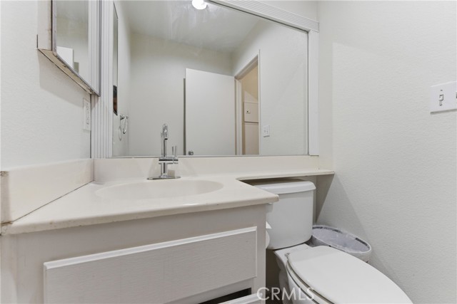 Detail Gallery Image 19 of 31 For 9200 Palm St #6,  Bellflower,  CA 90706 - 2 Beds | 2 Baths
