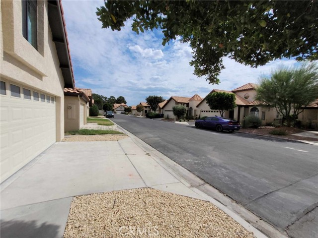 Detail Gallery Image 11 of 51 For 19242 Palm Way, Apple Valley,  CA 92308 - 2 Beds | 2/1 Baths