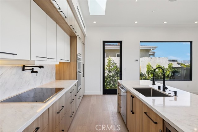 Detail Gallery Image 15 of 57 For 5280 Sanchez, Los Angeles,  CA 90008 - 4 Beds | 4 Baths