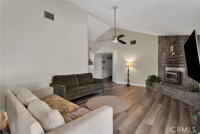 10325 Sheep Creek Road, Phelan CA: https://media.crmls.org/medias/bc7ef689-a22d-480b-98d8-a54e0b2ed3fd.jpg