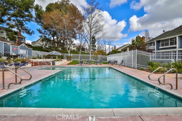 6032 Avenida De Castillo, Long Beach CA: https://media.crmls.org/medias/bc7f15f4-7b25-4442-8a40-f042fad0b1b0.jpg