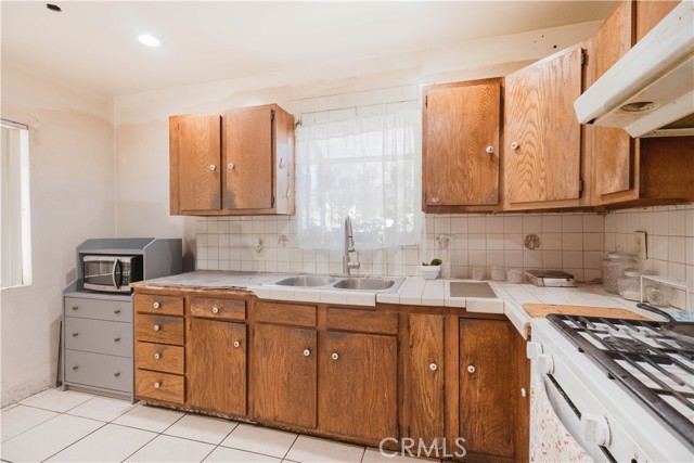 1250 W Camile Street, Santa Ana CA: https://media.crmls.org/medias/bc7f4685-da95-40e4-a539-f5eb413d051f.jpg