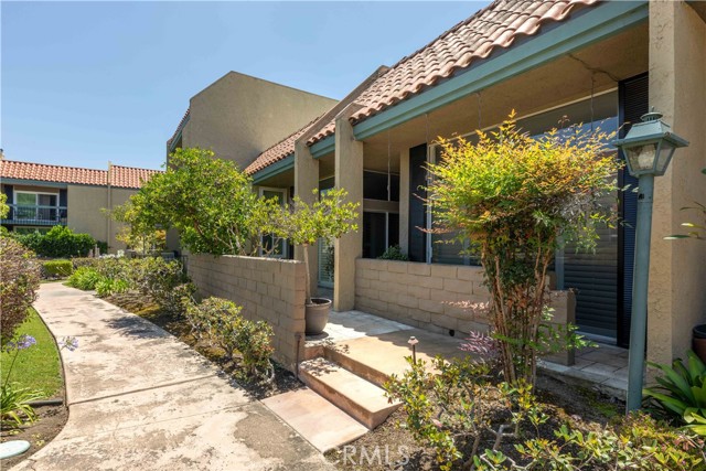 958 Palo Verde Avenue, Long Beach CA: https://media.crmls.org/medias/bc7fa501-b585-422c-b40d-6cc86d124429.jpg
