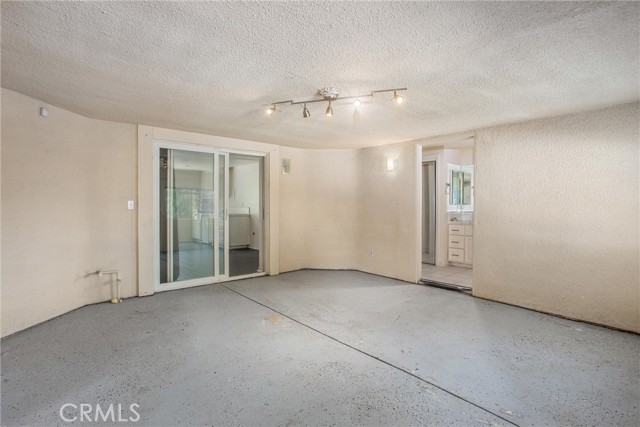 6966 Ranch View Road, Riverside CA: https://media.crmls.org/medias/bc801c89-0f0a-4d28-b216-8d39bdc1a62e.jpg