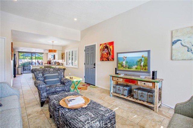 Detail Gallery Image 3 of 22 For 5784 Los Coyotes, Palm Springs,  CA 92264 - 2 Beds | 2 Baths