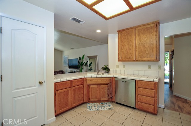 Detail Gallery Image 9 of 33 For 27 Shari Ln, Chico,  CA 95928 - 3 Beds | 2 Baths