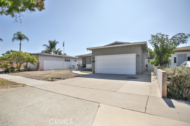 Detail Gallery Image 2 of 35 For 1034 W Maple Ave, Orange,  CA 92868 - 3 Beds | 1/1 Baths