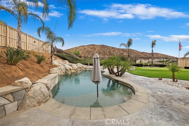 Detail Gallery Image 7 of 62 For 35555 Desert Rose Way, Lake Elsinore,  CA 92532 - 4 Beds | 3/1 Baths