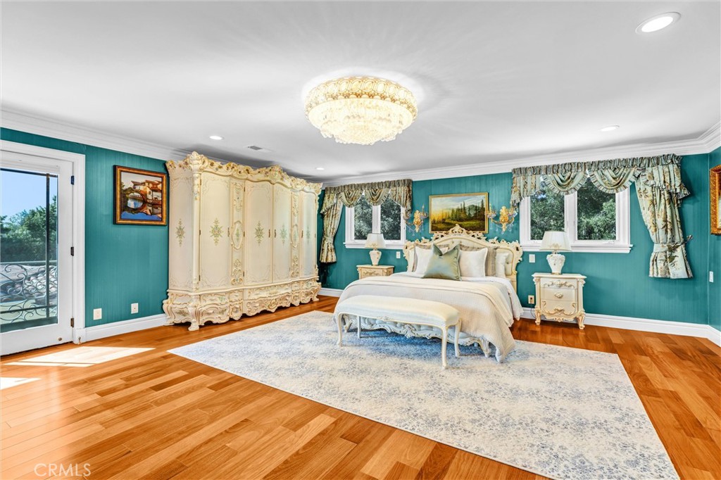 https://media.crmls.org/medias/bc8186cf-d586-4bd8-aef0-bcd073e52b4b.jpg?preset=X-Large