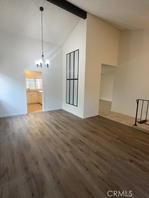 Detail Gallery Image 4 of 19 For 270 W Campus View Dr, Riverside,  CA 92507 - 4 Beds | 2 Baths