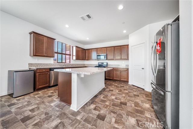 33056 saint emilion, Winchester CA: https://media.crmls.org/medias/bc81af26-df7b-4a34-b4fe-ac29df9d0107.jpg