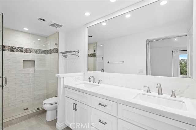 Detail Gallery Image 9 of 18 For 2010 Barranca, Newport Beach,  CA 92660 - 3 Beds | 2 Baths