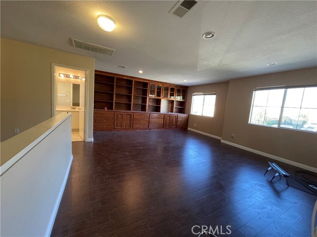 Detail Gallery Image 5 of 8 For 11879 Bunker, Rancho Cucamonga,  CA 91730 - 4 Beds | 3 Baths