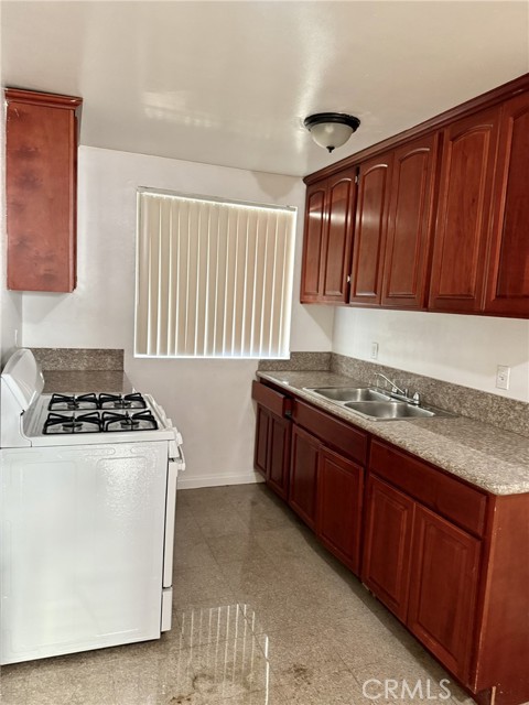 4830 Canoga Street, Montclair CA: https://media.crmls.org/medias/bc835c64-ddce-4d6a-bbb5-9b9455fc11e2.jpg