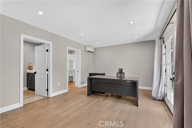 5274 Crebs Avenue, Tarzana CA: https://media.crmls.org/medias/bc836580-b707-4052-b714-5d91a3c65111.jpg