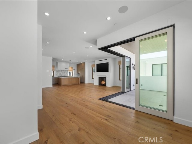 Detail Gallery Image 18 of 61 For 505 Bayview Dr, Manhattan Beach,  CA 90266 - 3 Beds | 3/1 Baths